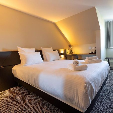 Logis Hotel & Restaurant Le Vert Bocage Франкевиль-Сен-Пьер Экстерьер фото