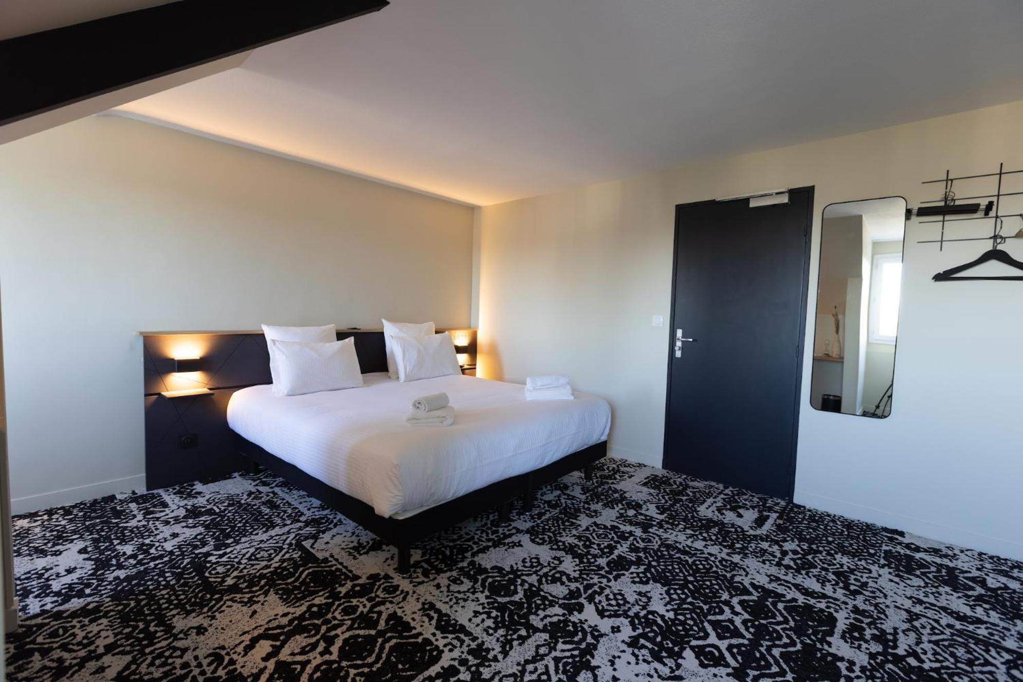 Logis Hotel & Restaurant Le Vert Bocage Франкевиль-Сен-Пьер Экстерьер фото